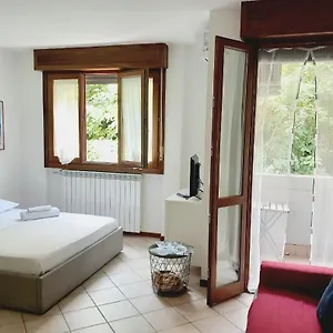 La Casa Sul Bosco , Como Włochy